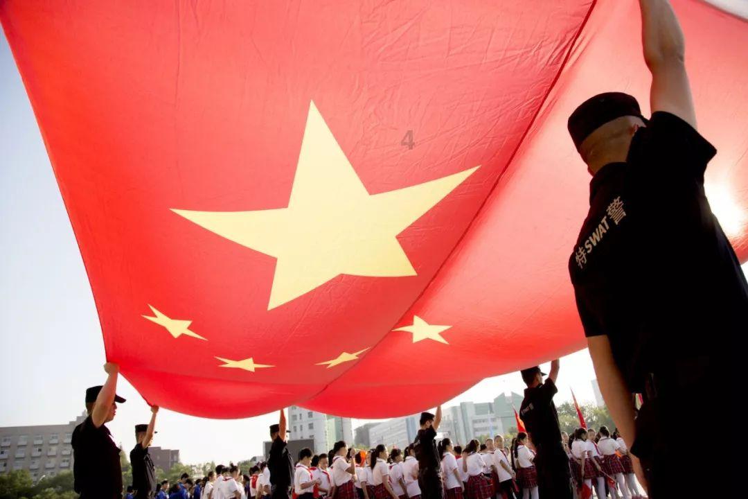 探索疑问，畅享问答乐趣——男孩在湖北恩施一景区玩高空项目不慎坠落，网红项目如何监管？问答交流平台